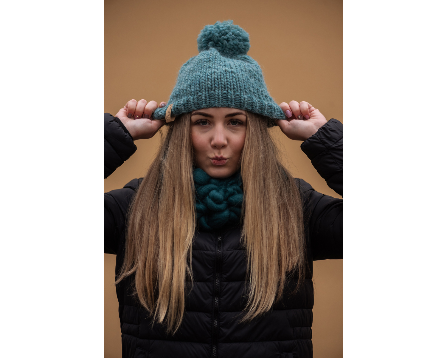 Green, chunky knit women pom-pom hat
