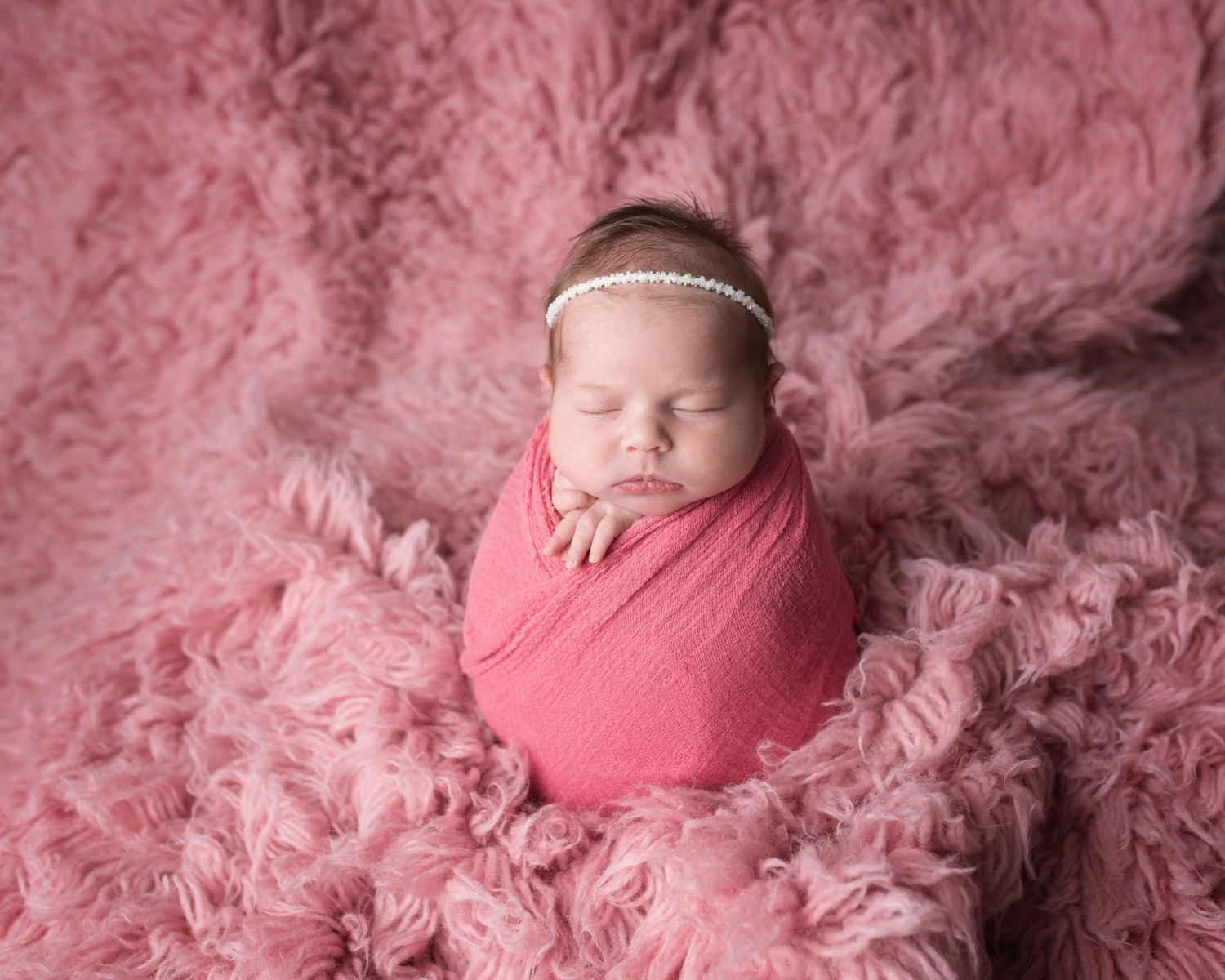 Fehér keskeny, gyöngyös fejpánt