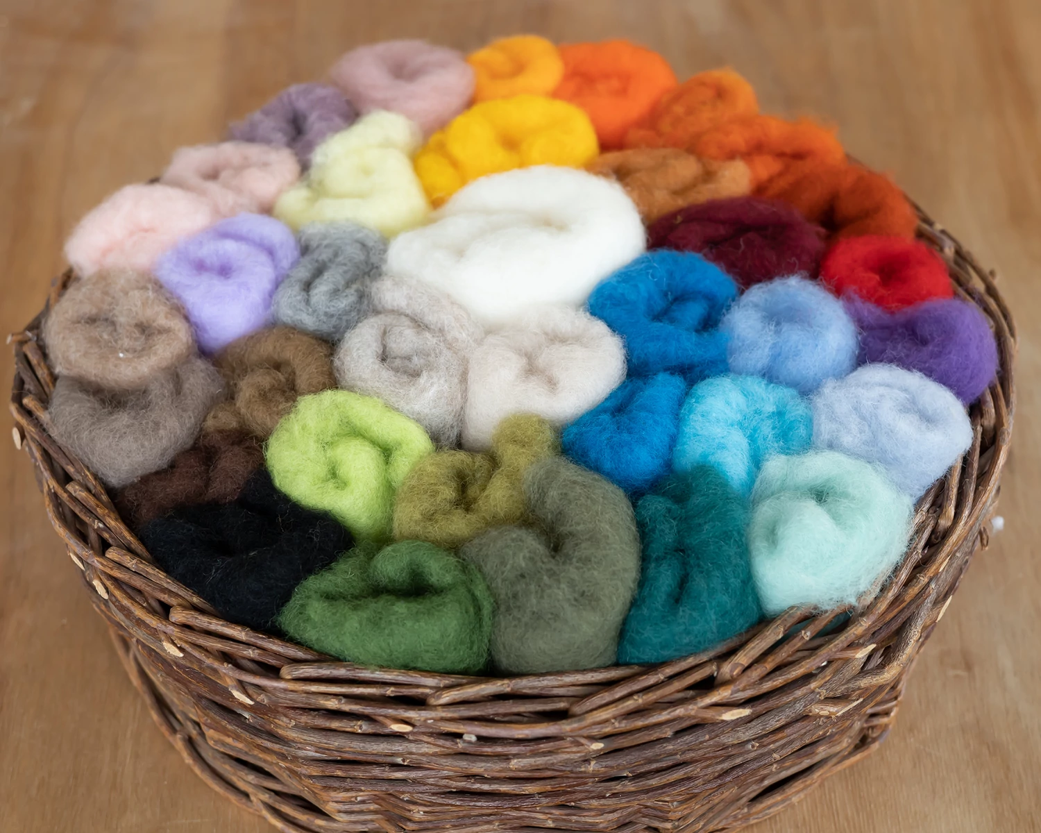 Wool Pack in 36 Colors for Felting and Spinning – Colorful Shades – 180g