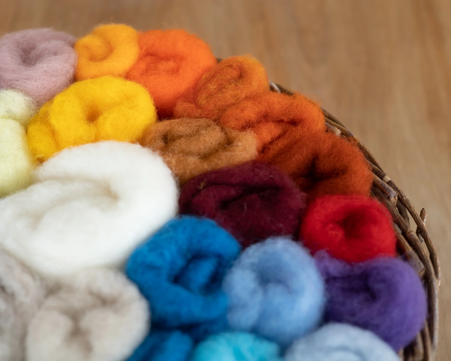 Wool Pack in 36 Colors for Felting and Spinning – Colorful Shades – 180g