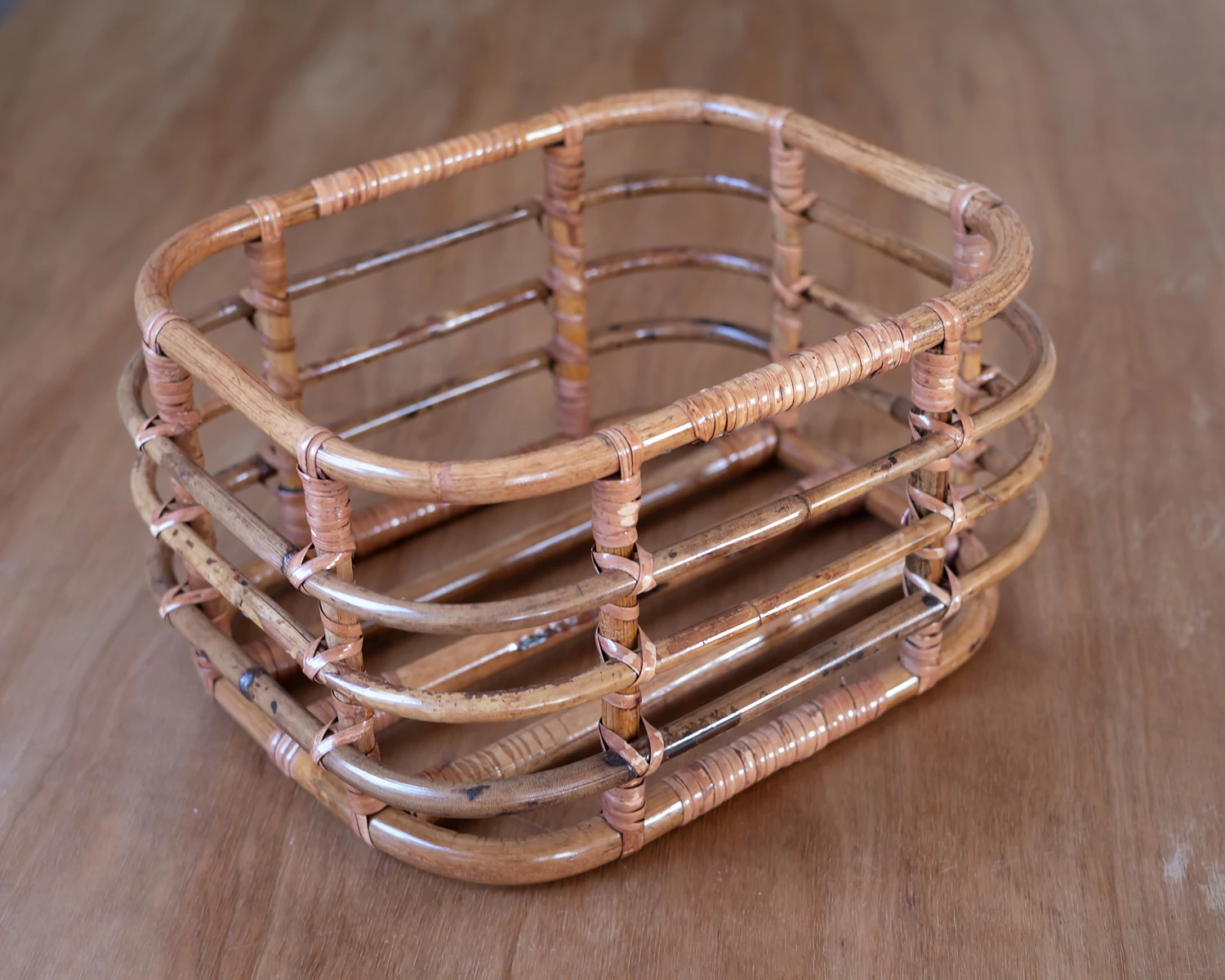 Rattan kosár újszülött fotózáshoz - meleg barna