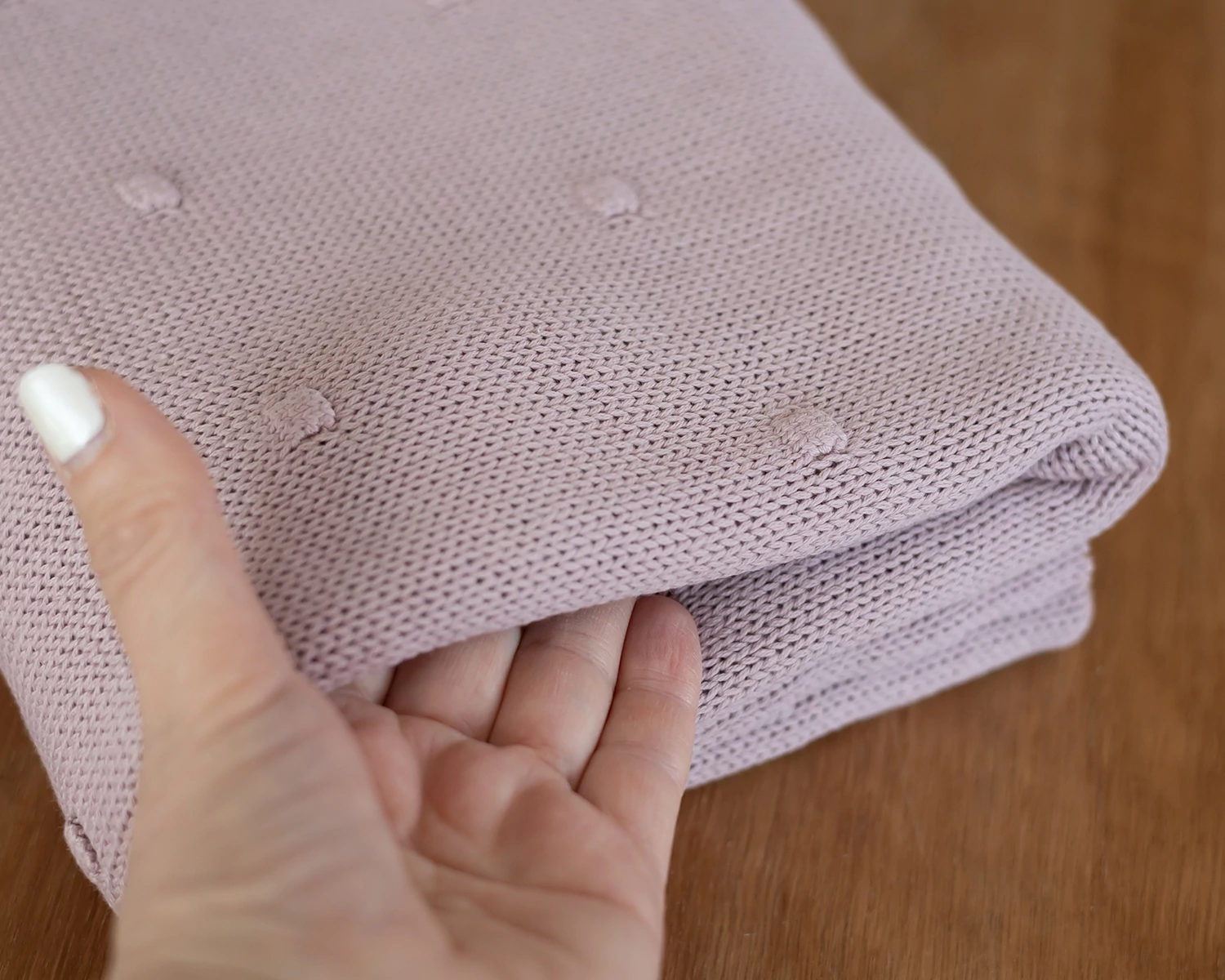 Fáradt rózsaszín bogyómintás kötött, középvastag babzsák takaró és párna szett  - újszülött fotós kellék 