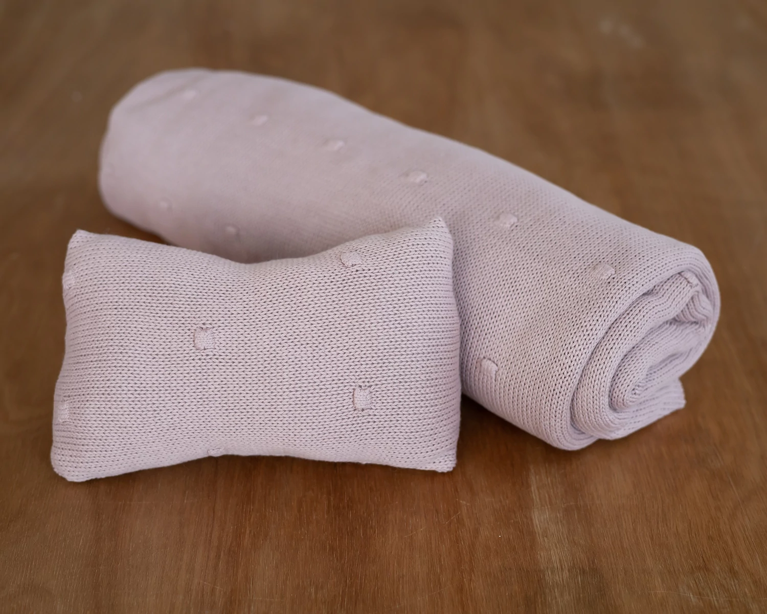 Fáradt rózsaszín bogyómintás kötött, középvastag babzsák takaró és párna szett  - újszülött fotós kellék 