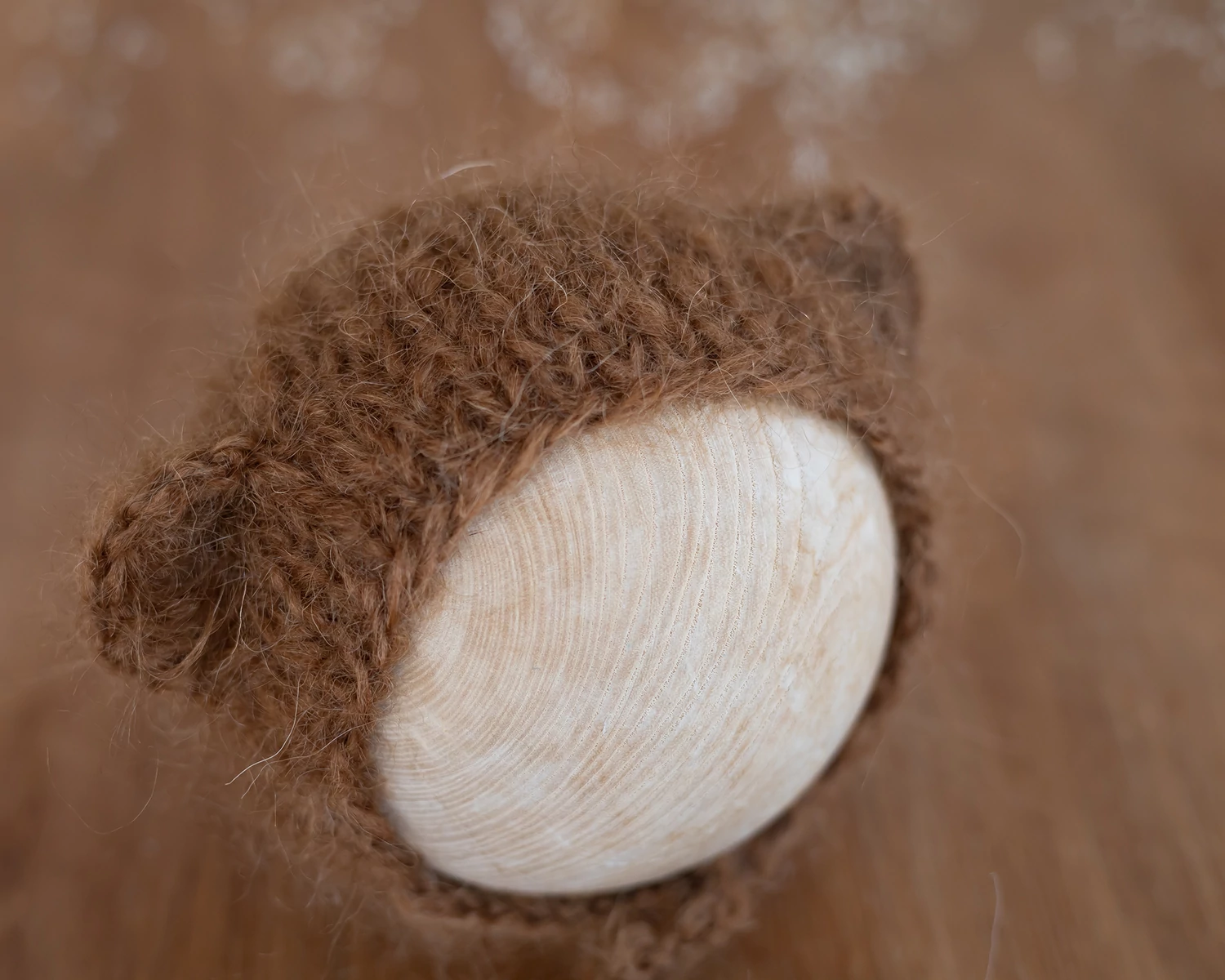 Camel, mohair maci sapka