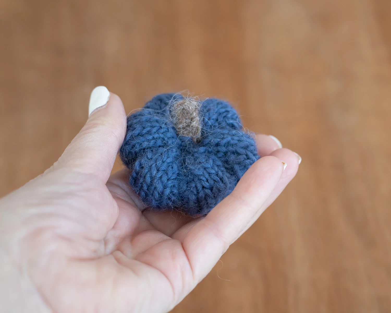 Kék mini kötött tök