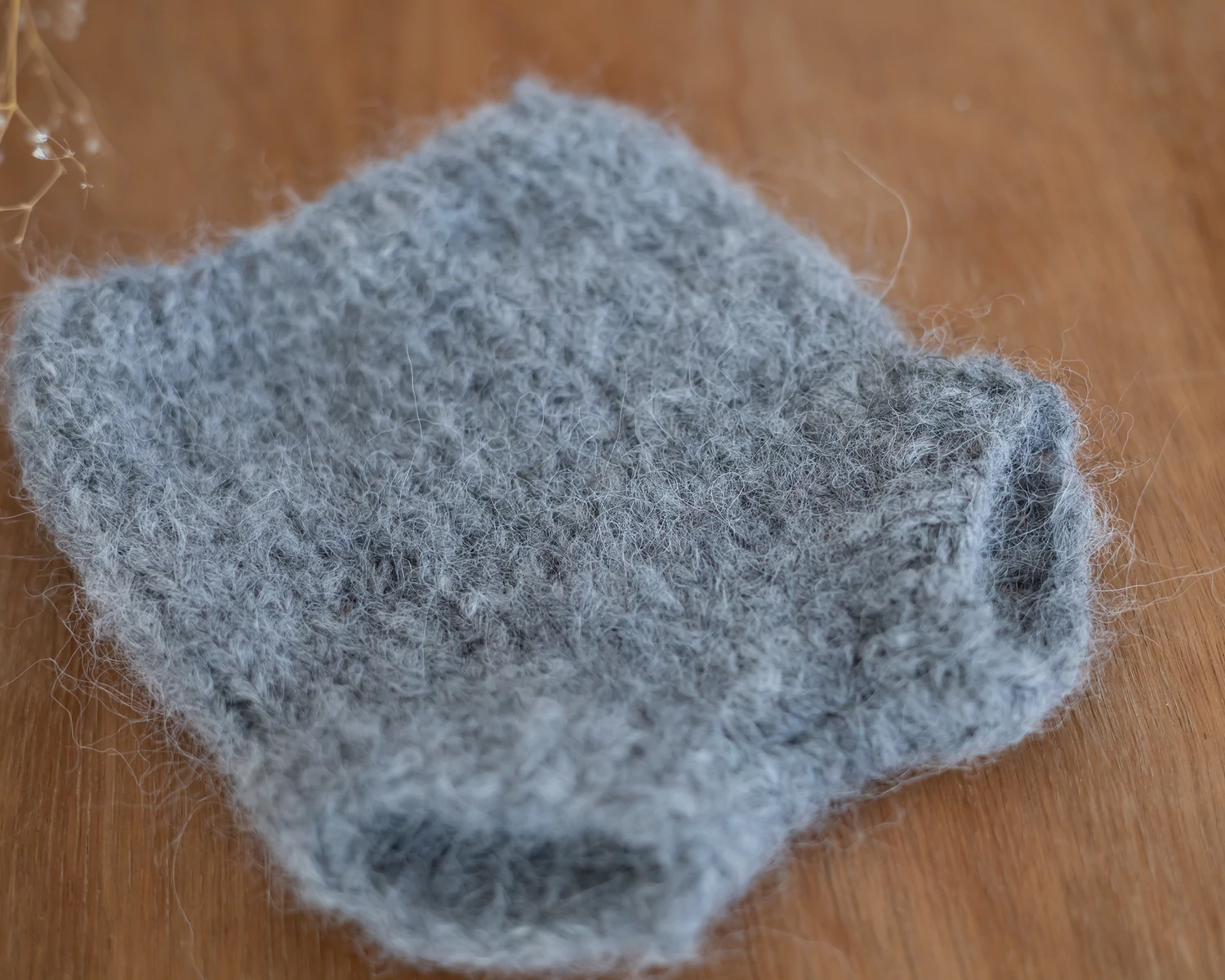 Szürke, mohair újszülött kötött bugyi - pelenkatakaró