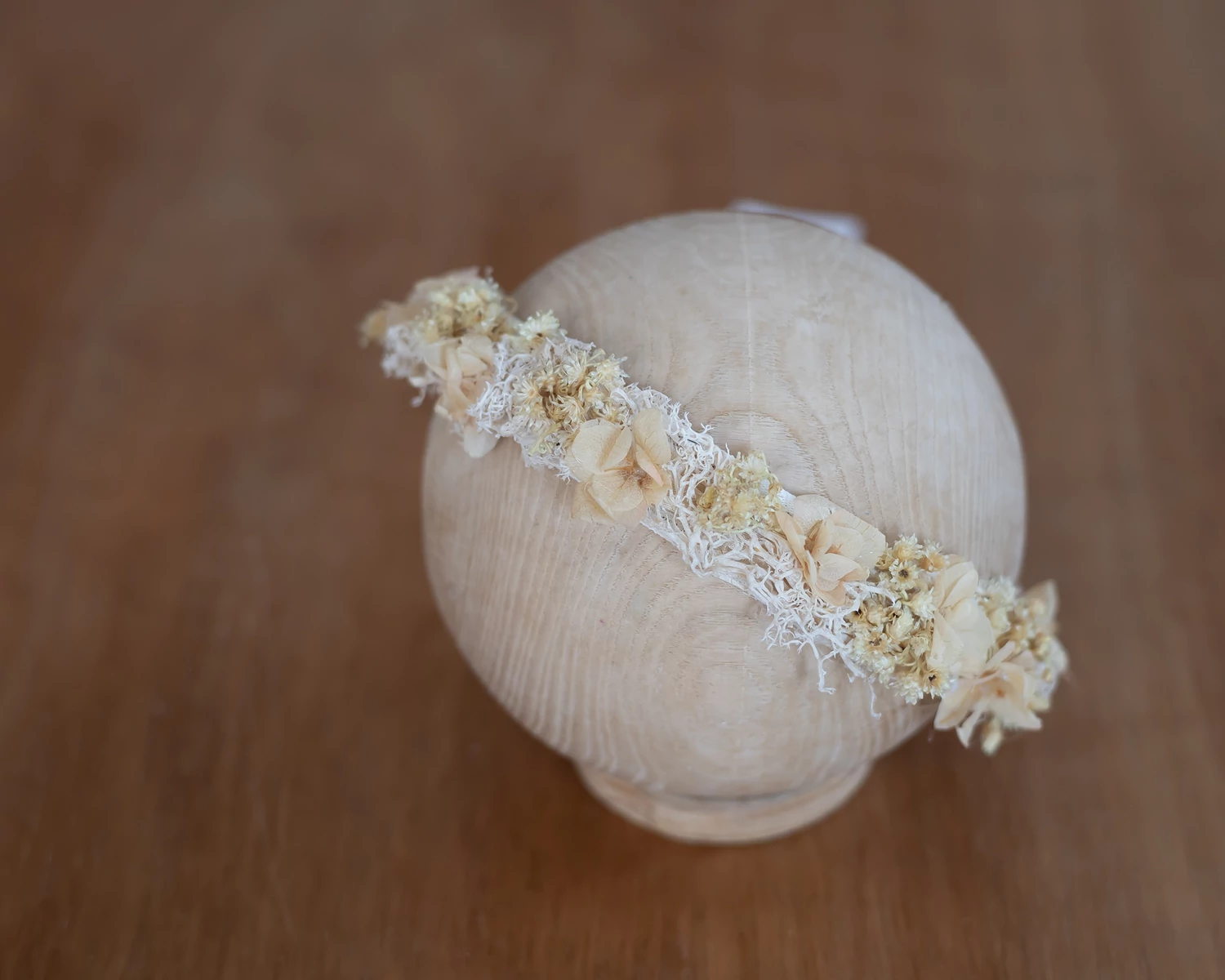 Krém - barack, koszorú jellegű fejpánt - megkötős, univerzális méret