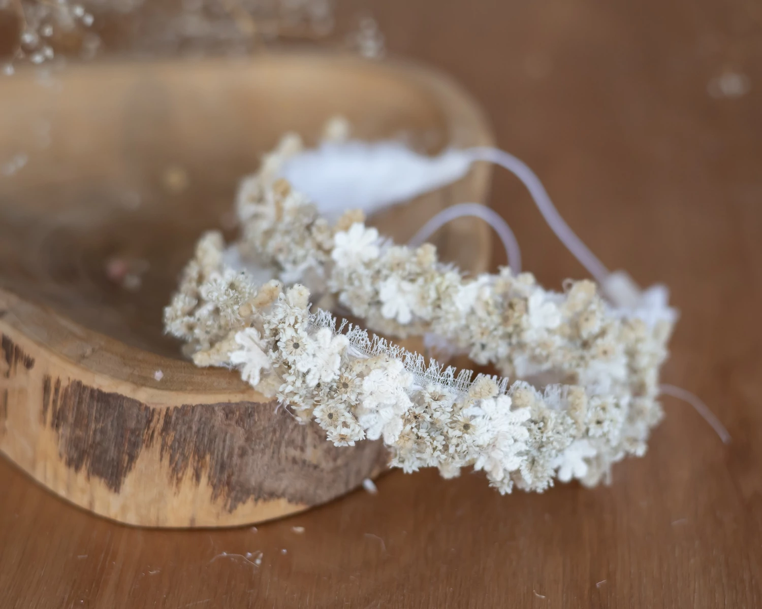 Törtfehér-krém koszorú jellegű fejpánt - újszülött fotós kellék