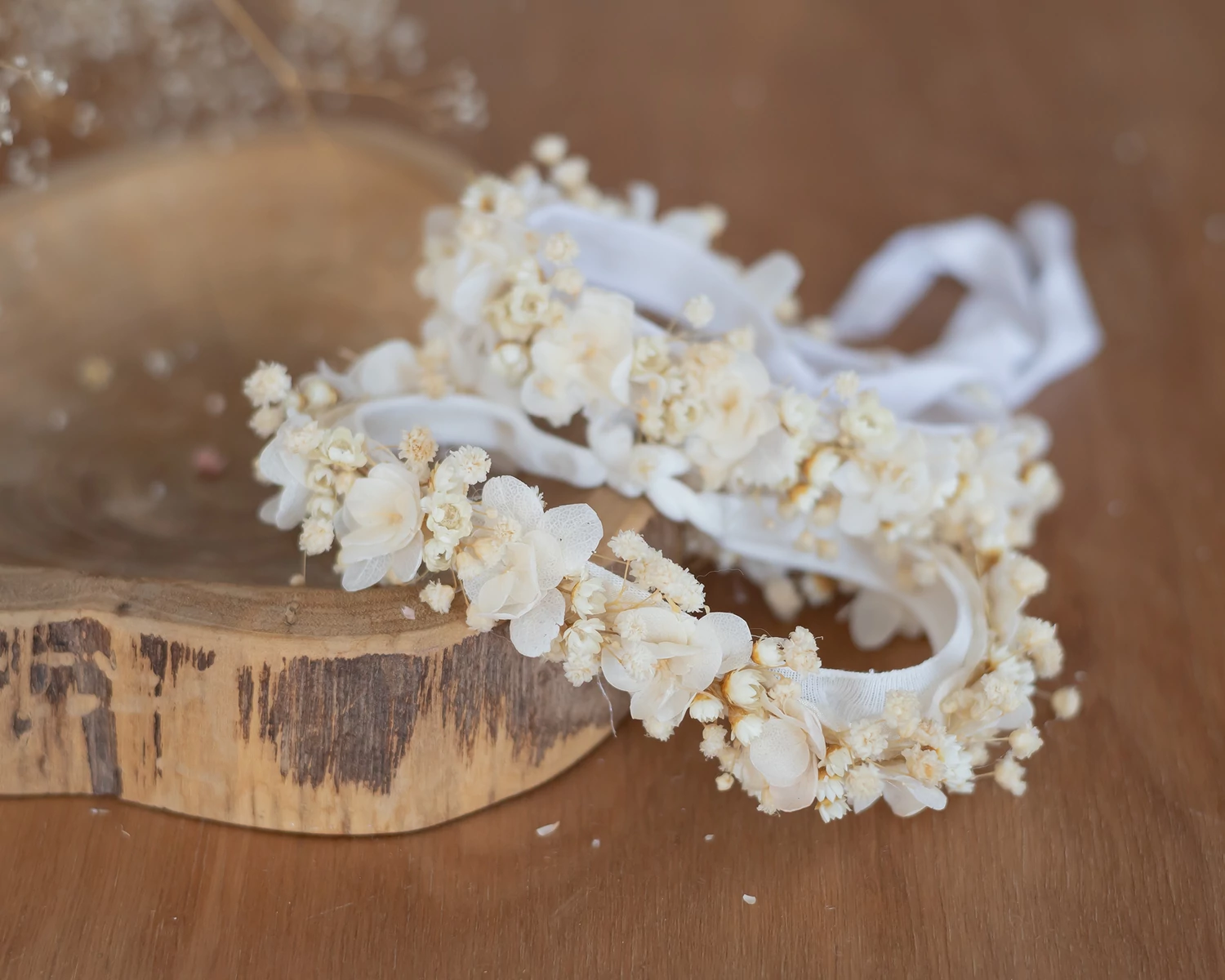 Elefántcsont - törtfehér virágos, koszorú jellegű fejpánt - univerzális méret