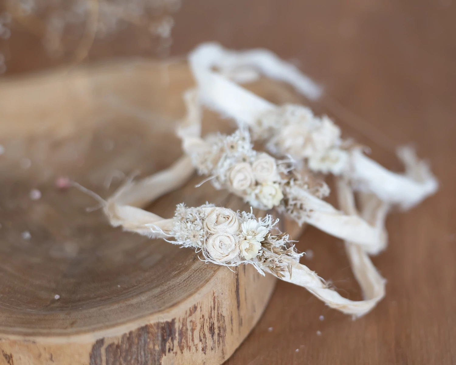 Krém- elefántcsont, selyem virágos fejpánt - újszülött méret