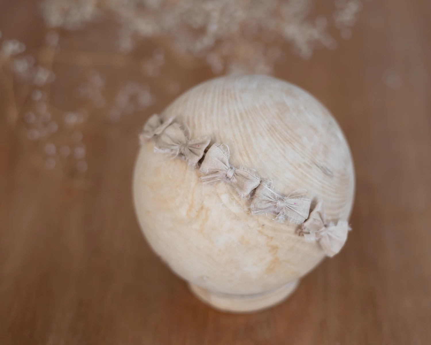 Tejeskávé selyem masnis fejpánt - újszülött méret