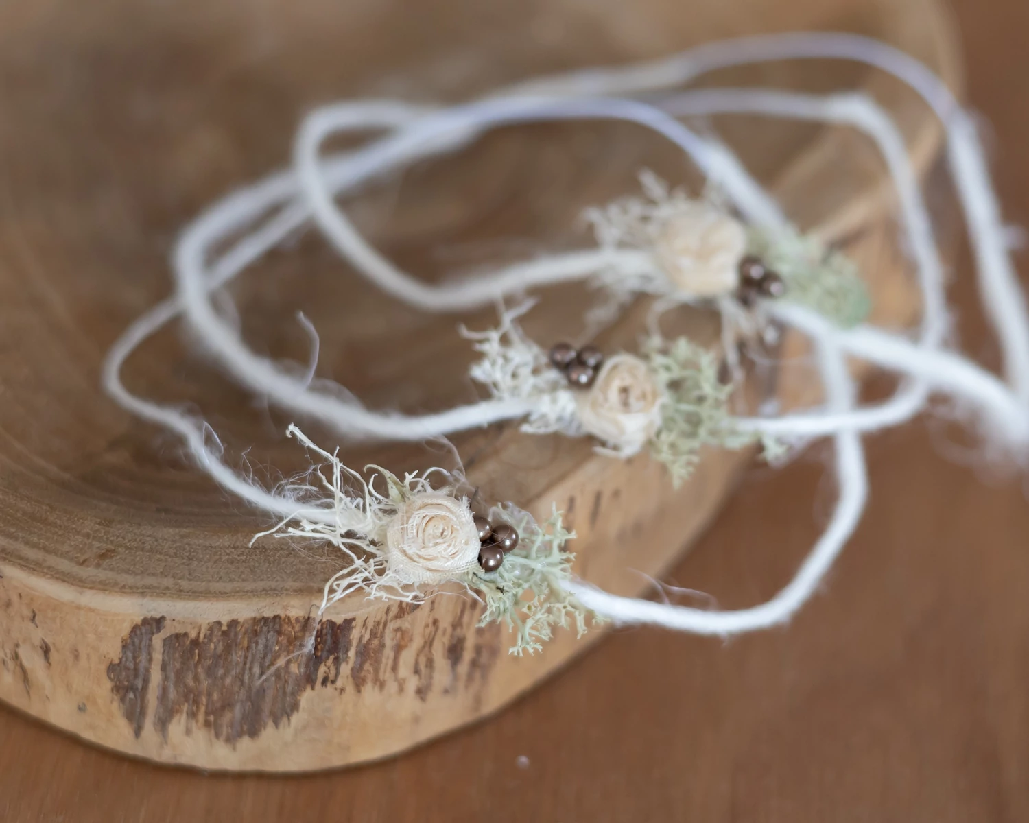 Krém-natúr, selyem virágos, rusztikus újszülött fejpánt