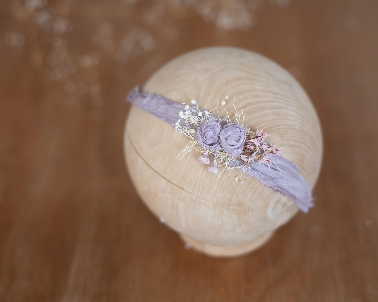 Antik lila selyem virágos fejpánt - újszülött méret