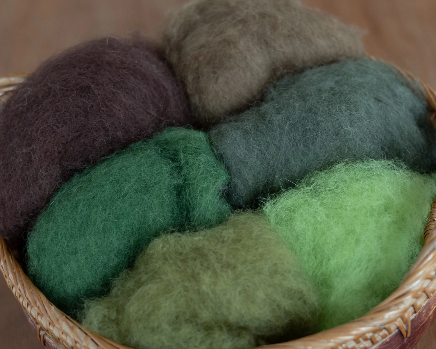 Gyapjú csomag 6 színben nemezeléshez és fonáshoz – "Erdő" - 30g