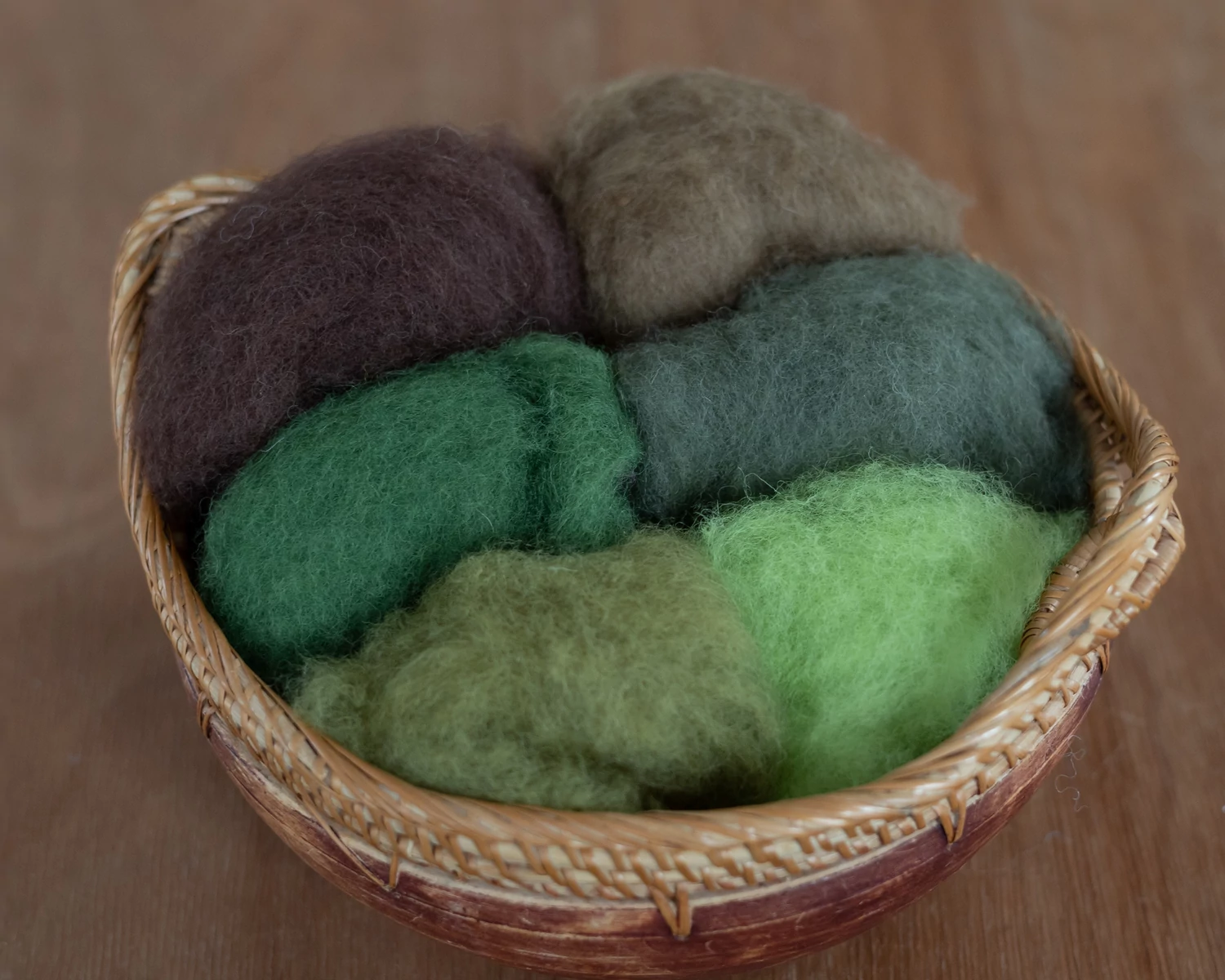 Gyapjú csomag 6 színben nemezeléshez és fonáshoz – "Erdő" - 30g