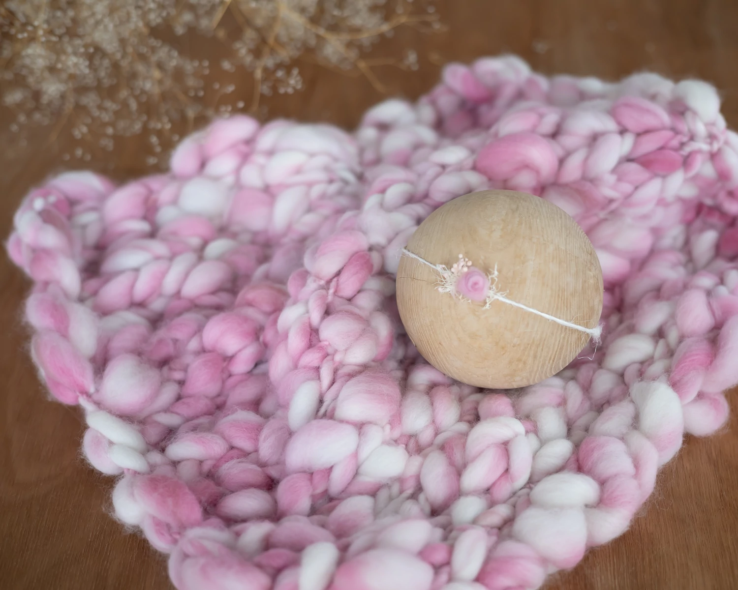 Rózsaszín-fehér árnyalatos takaró és fejpánt szett újszülött fotózáshoz