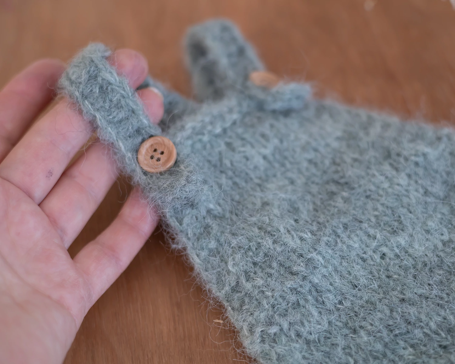 RENDELHETŐ  Zsálya zöld kantáros kertész nadrág - újszülött fotózáshoz