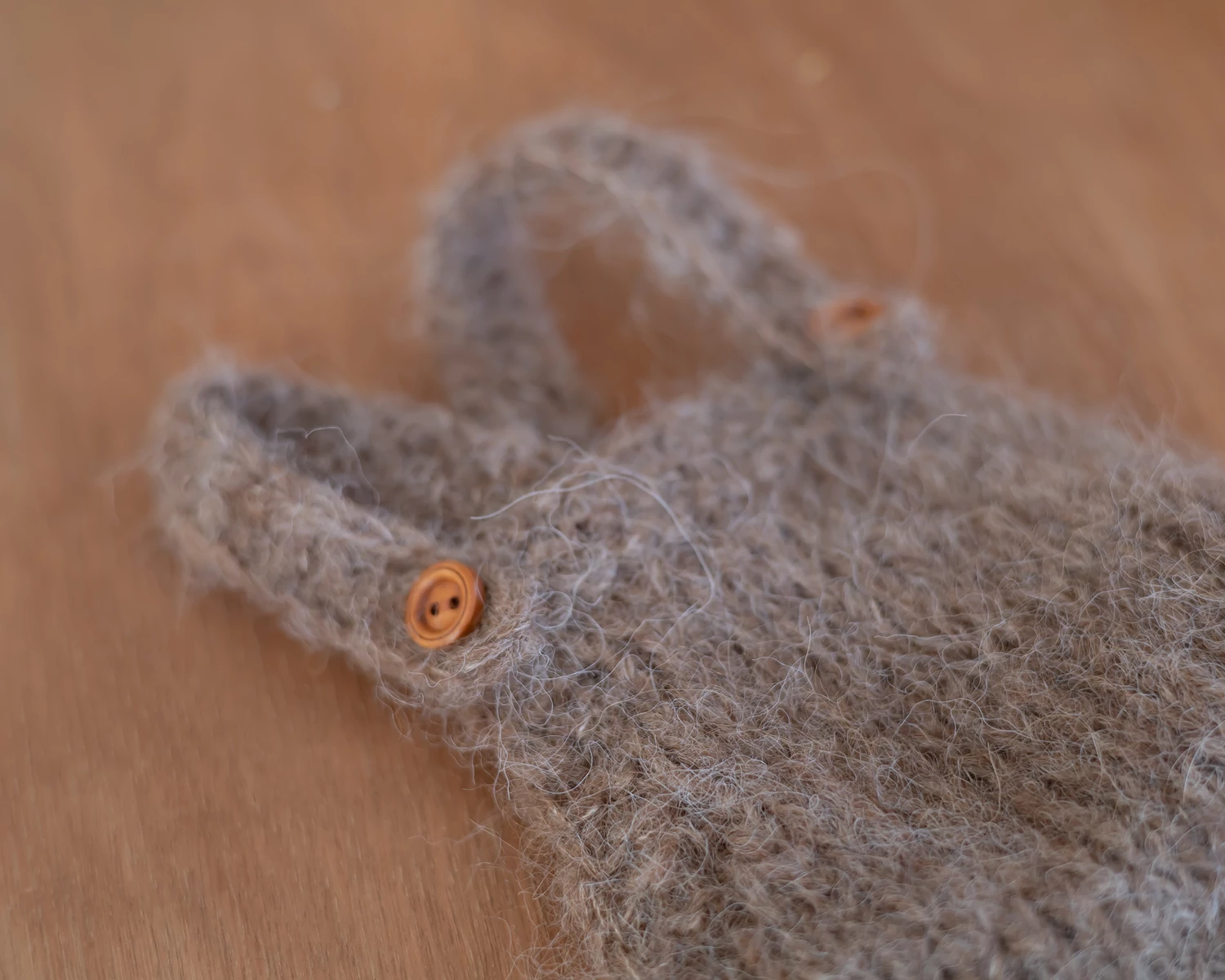 RENDELHETŐ Kötött barna kantáros kertész nadrág - újszülött fotózáshoz