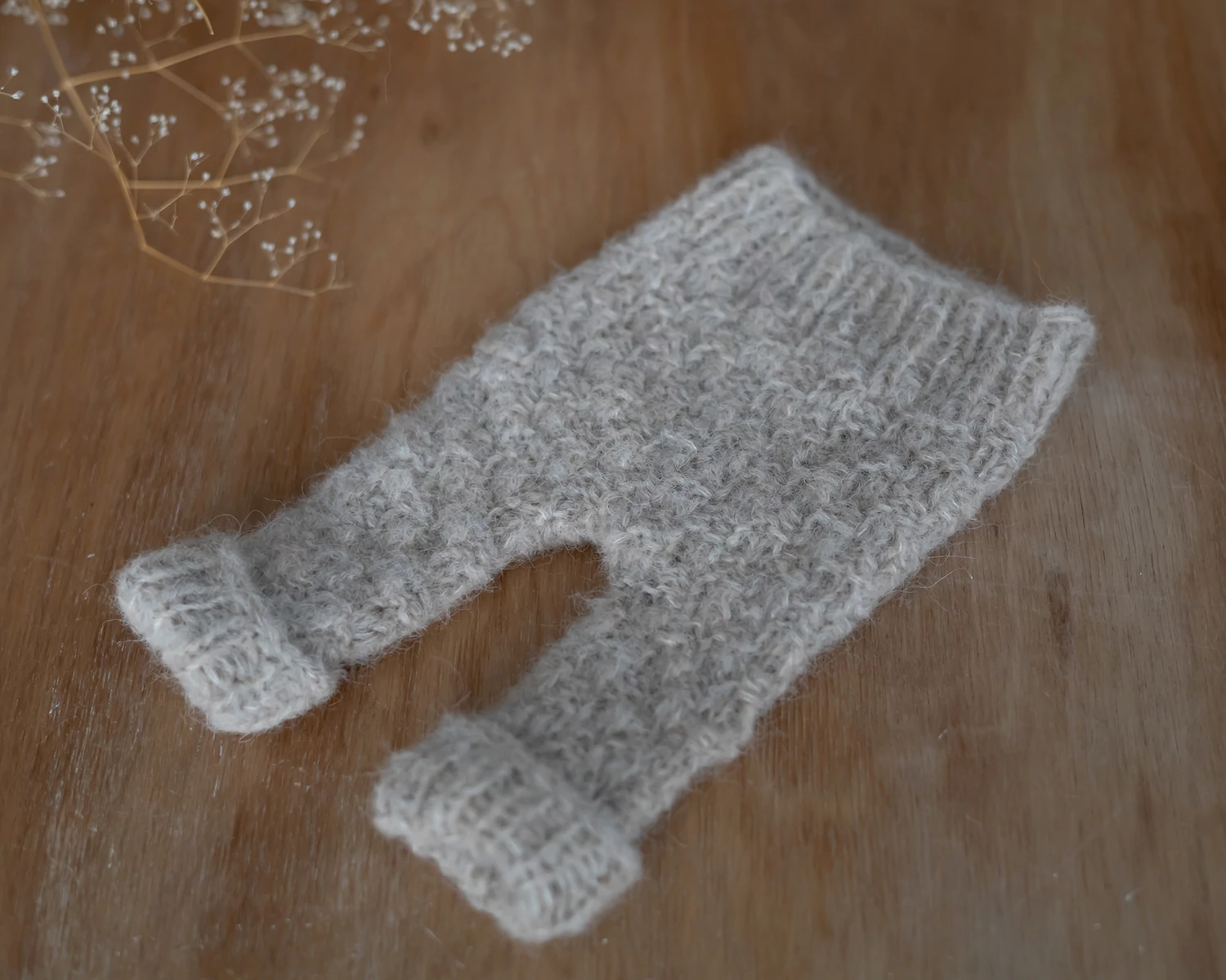 RENDELHETŐ - Világos bézs, mohair, kockás kötött  nadrág