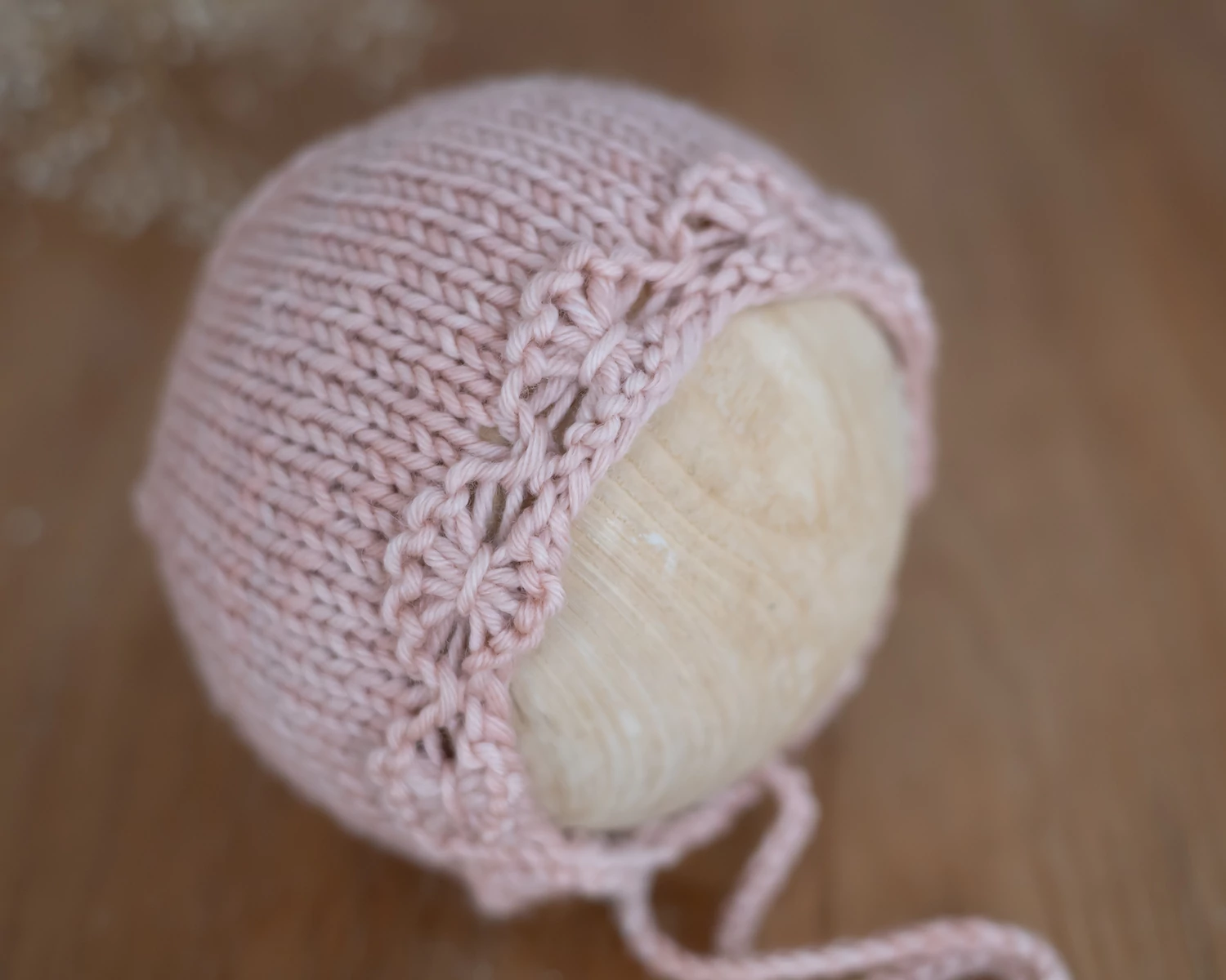 Fáradt barack újszülött bonnet virágmintával