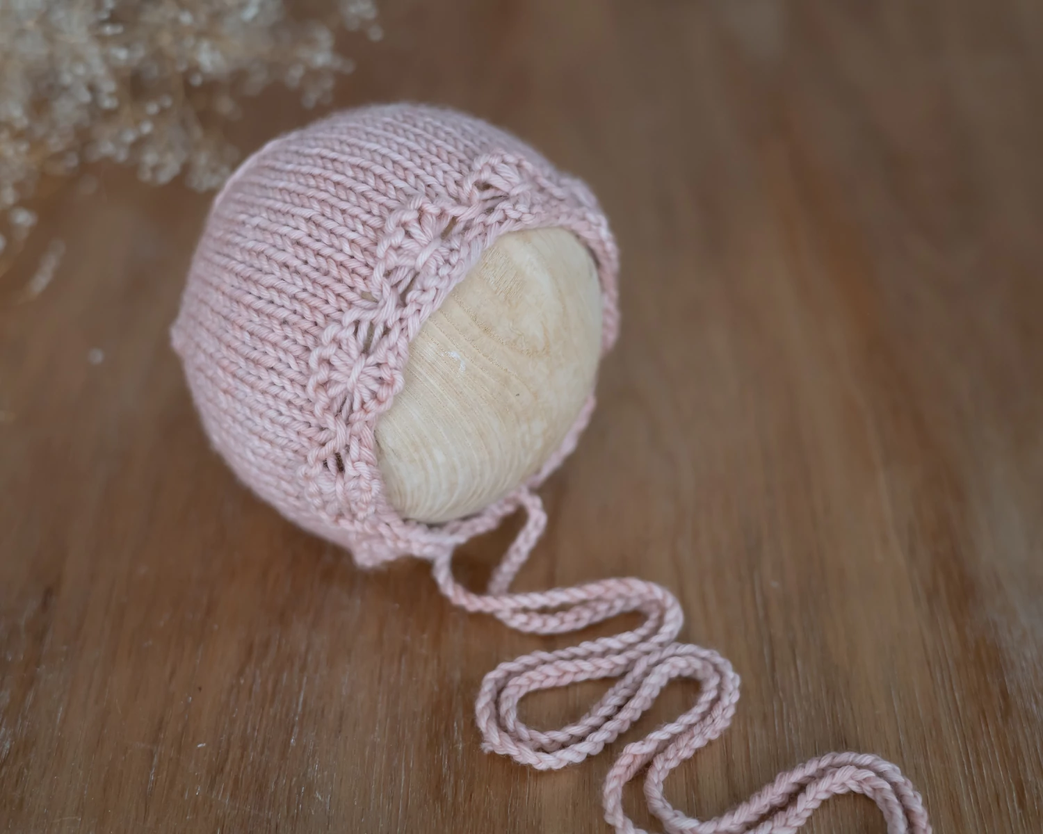 Fáradt barack újszülött bonnet virágmintával