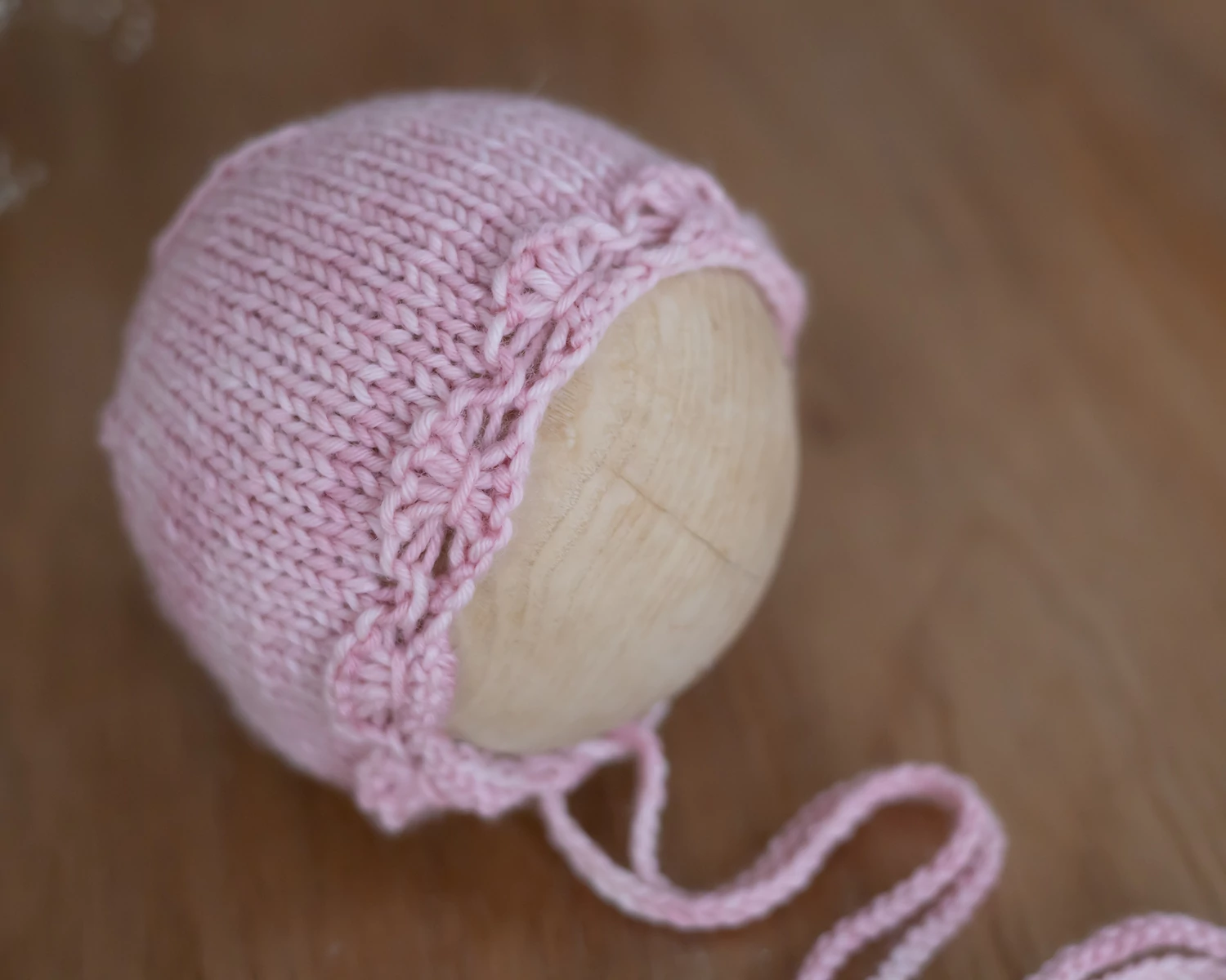 Rózsaszín újszülött bonnet virágmintával