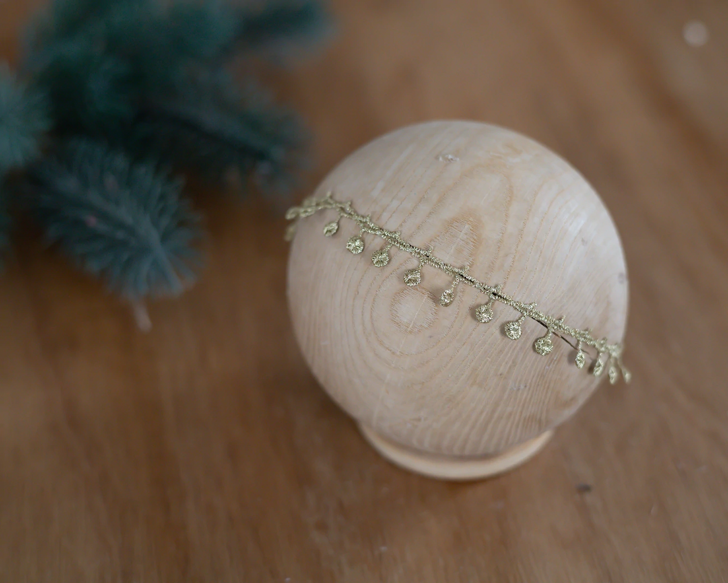 Arany színű, újszülött fejpánt