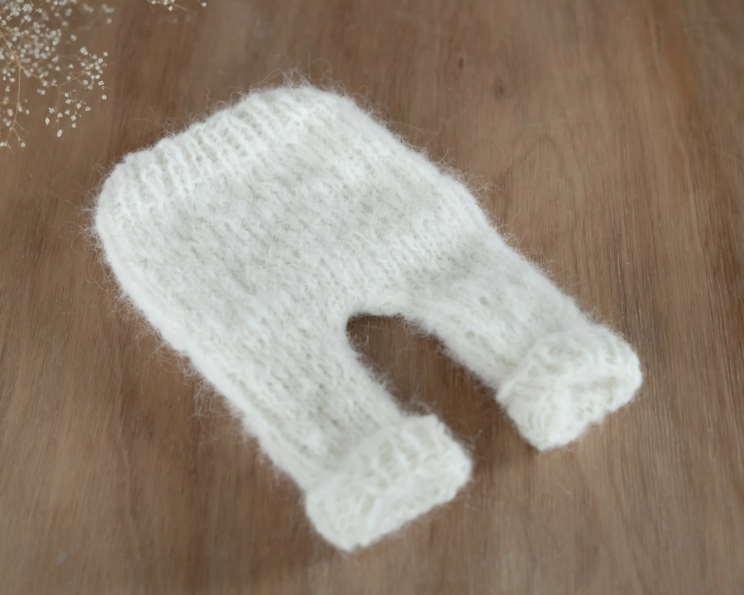 RENDELHETŐ Törtfehér, mohair, kézzel kötött  nadrág