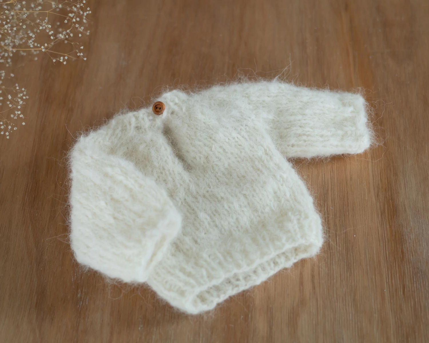 RENDELHETŐ Törtfehér, mohair, kézzel kötött  pulóver és nadrág szett