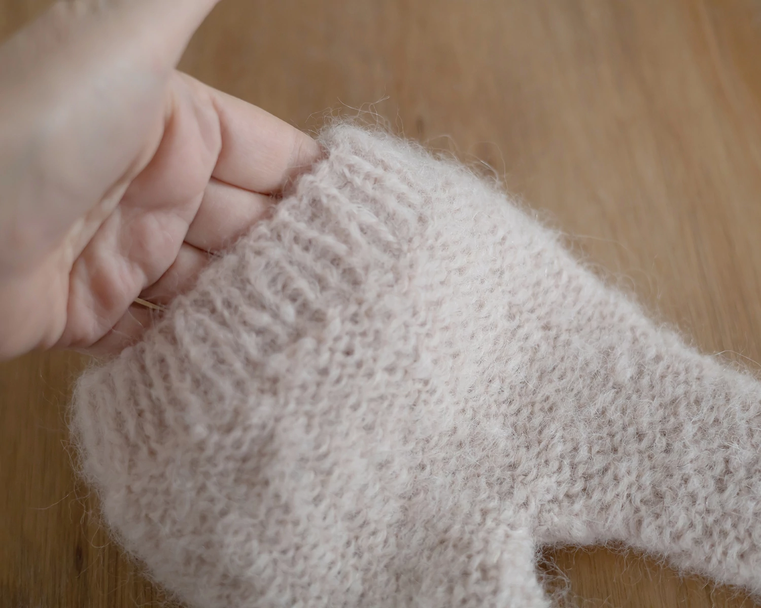 RENDELHETŐ - Púder rózsaszín, mohair, kötött  nadrág