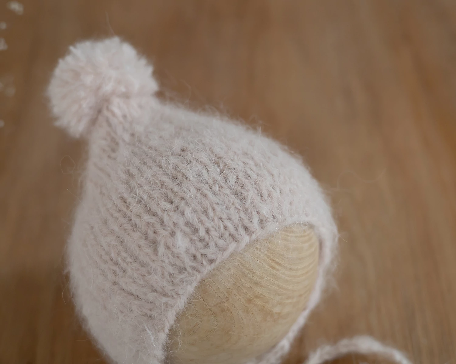 RENDELHETŐ Púder rózsaszín, pom-pom  bojtos újszülött bonnet