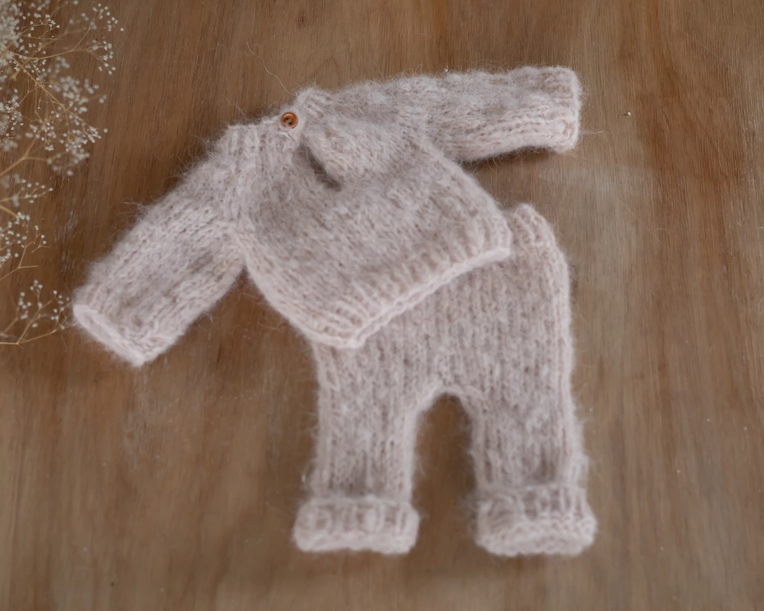 RENDELHETŐ Púder rózsaszín, mohair, kézzel kötött  pulóver és nadrág szett