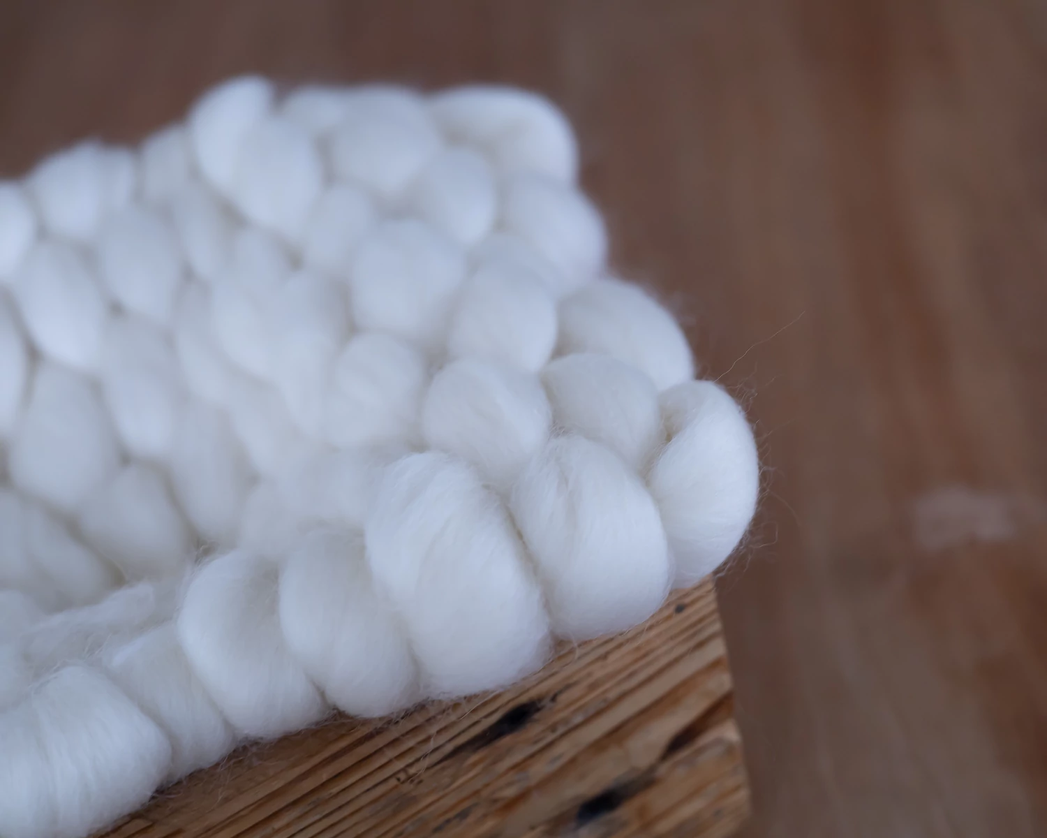 Off-white woven mini wool layer