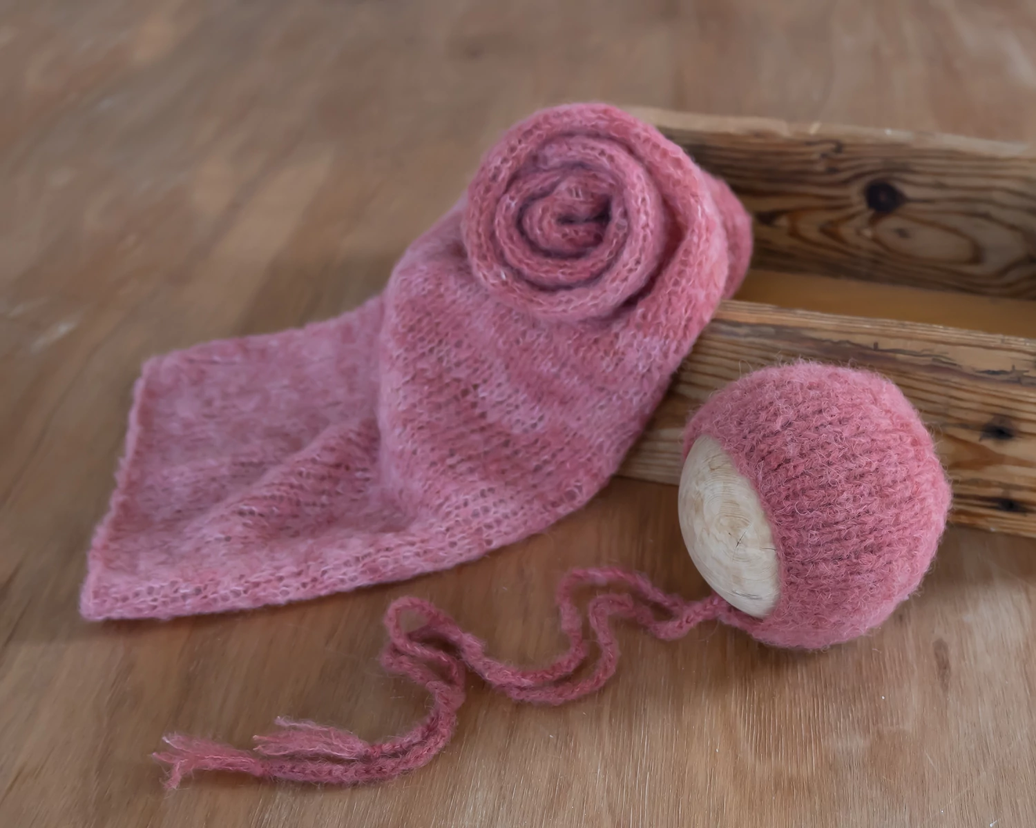 Szett: mályva színű, mohair, kötött wrap (150cm),és bonnet