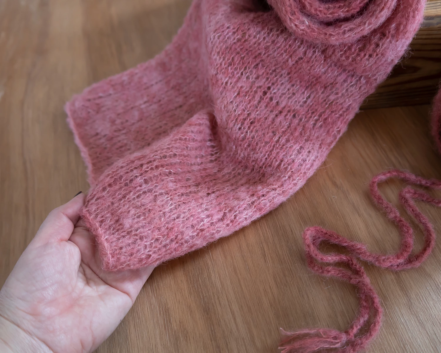 Szett: mályva színű, mohair, kötött wrap (150cm),és bonnet