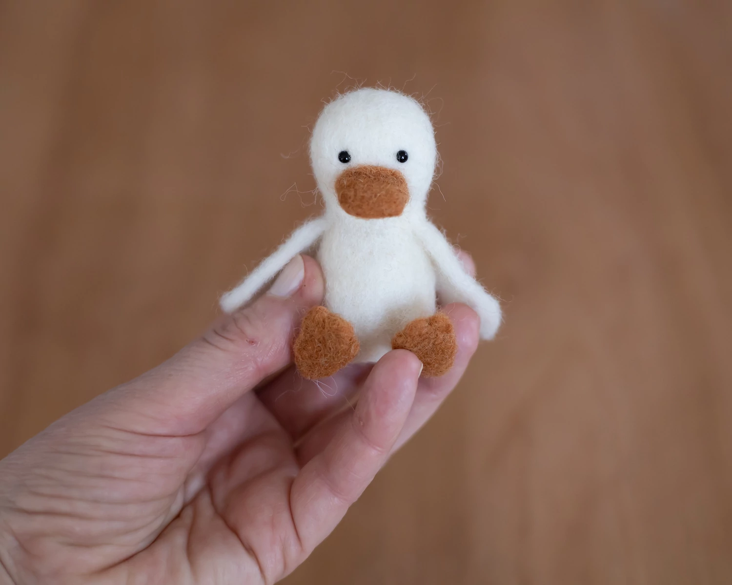 Felted Ivory Chick – Newborn Photography Prop / Photo Toy