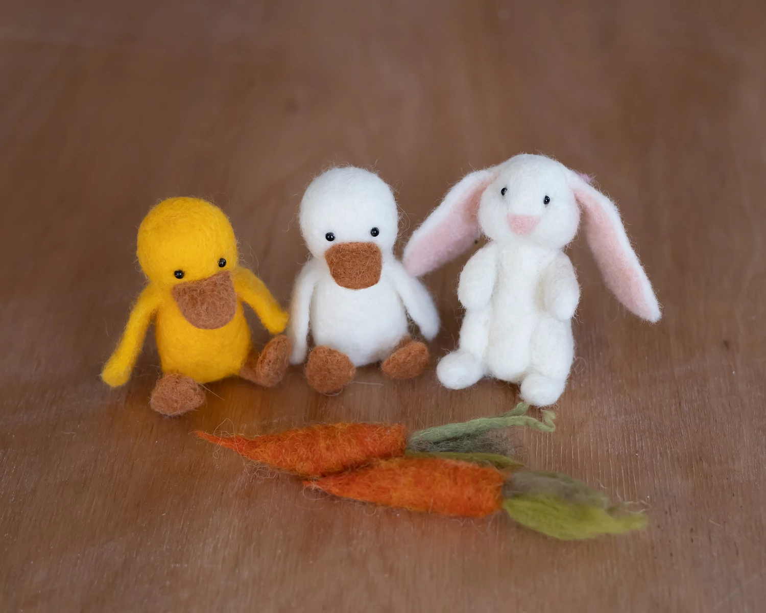 Felted Ivory Chick – Newborn Photography Prop / Photo Toy