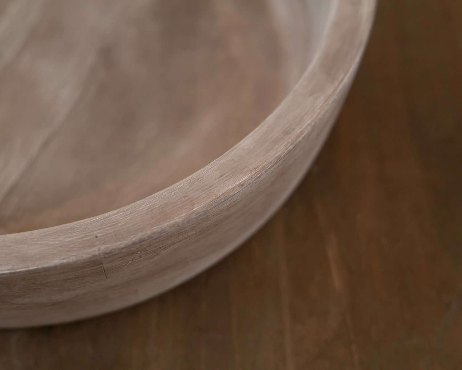 Light brown round wooden bowl - 39cm