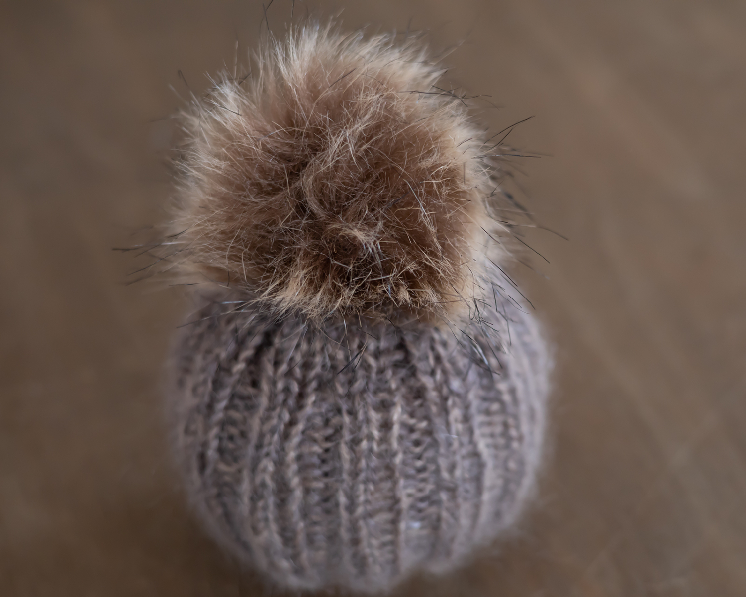 Browv Knitted Newborn Hat with Pom Pom