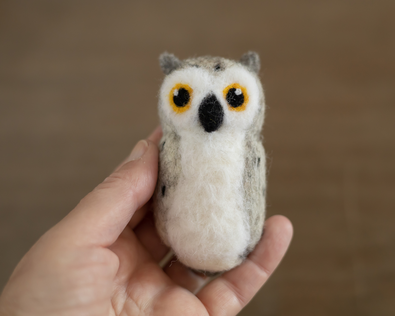Felted Owl Grey - White