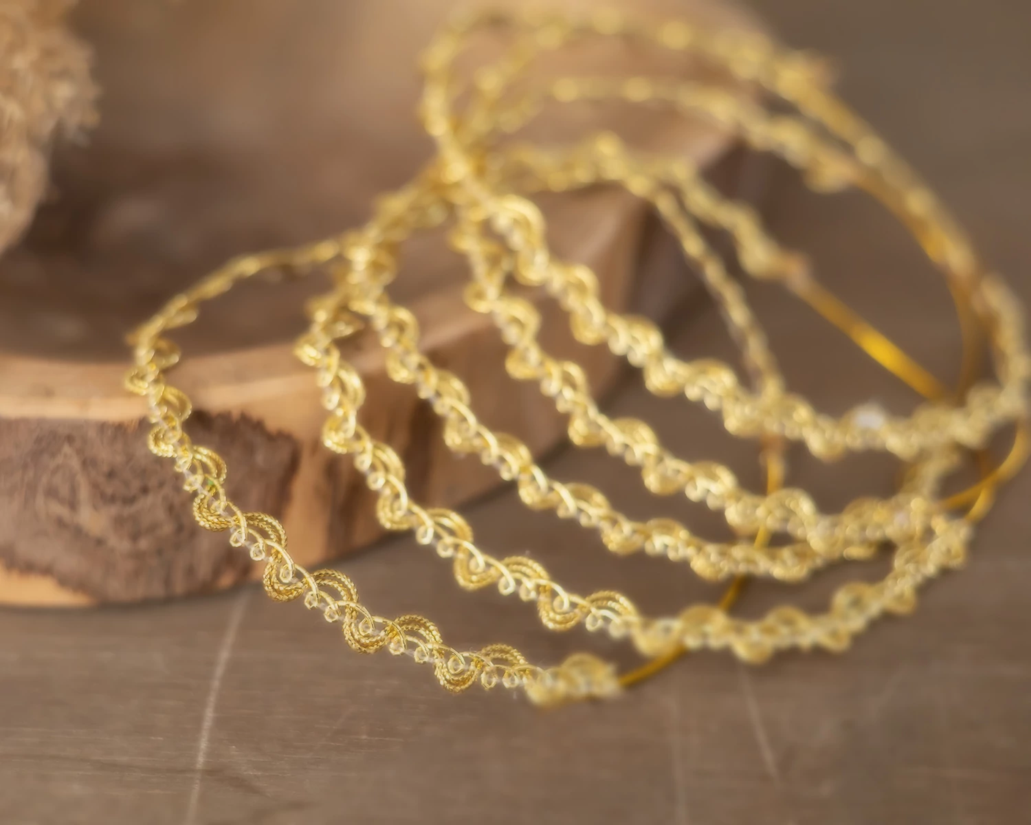 Arany újszülött csipke fejpánt