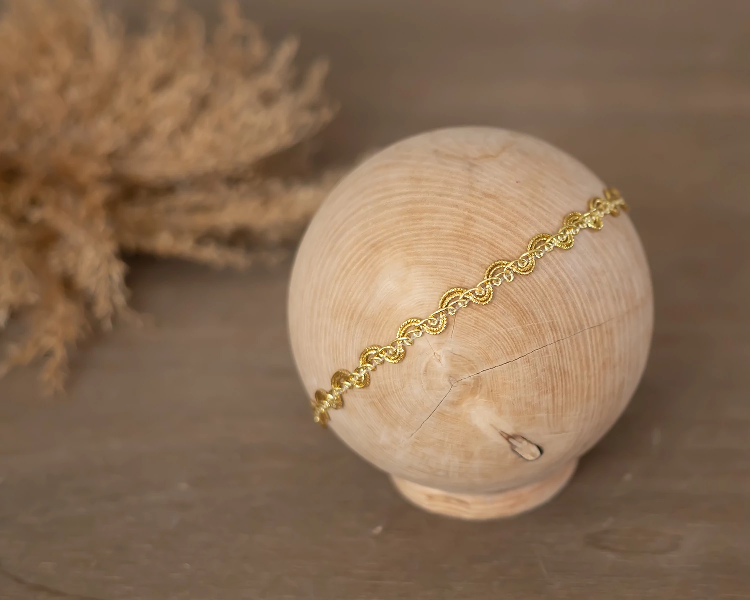 Arany újszülött csipke fejpánt