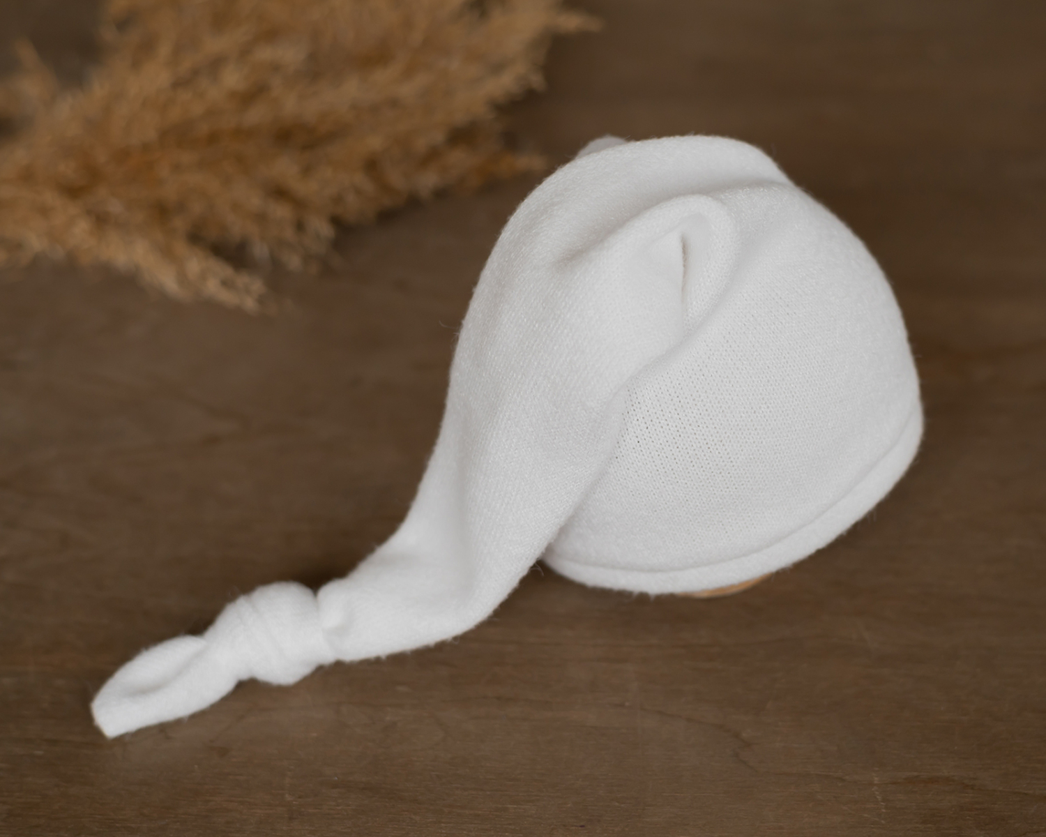 Off white newborn sleepy hat