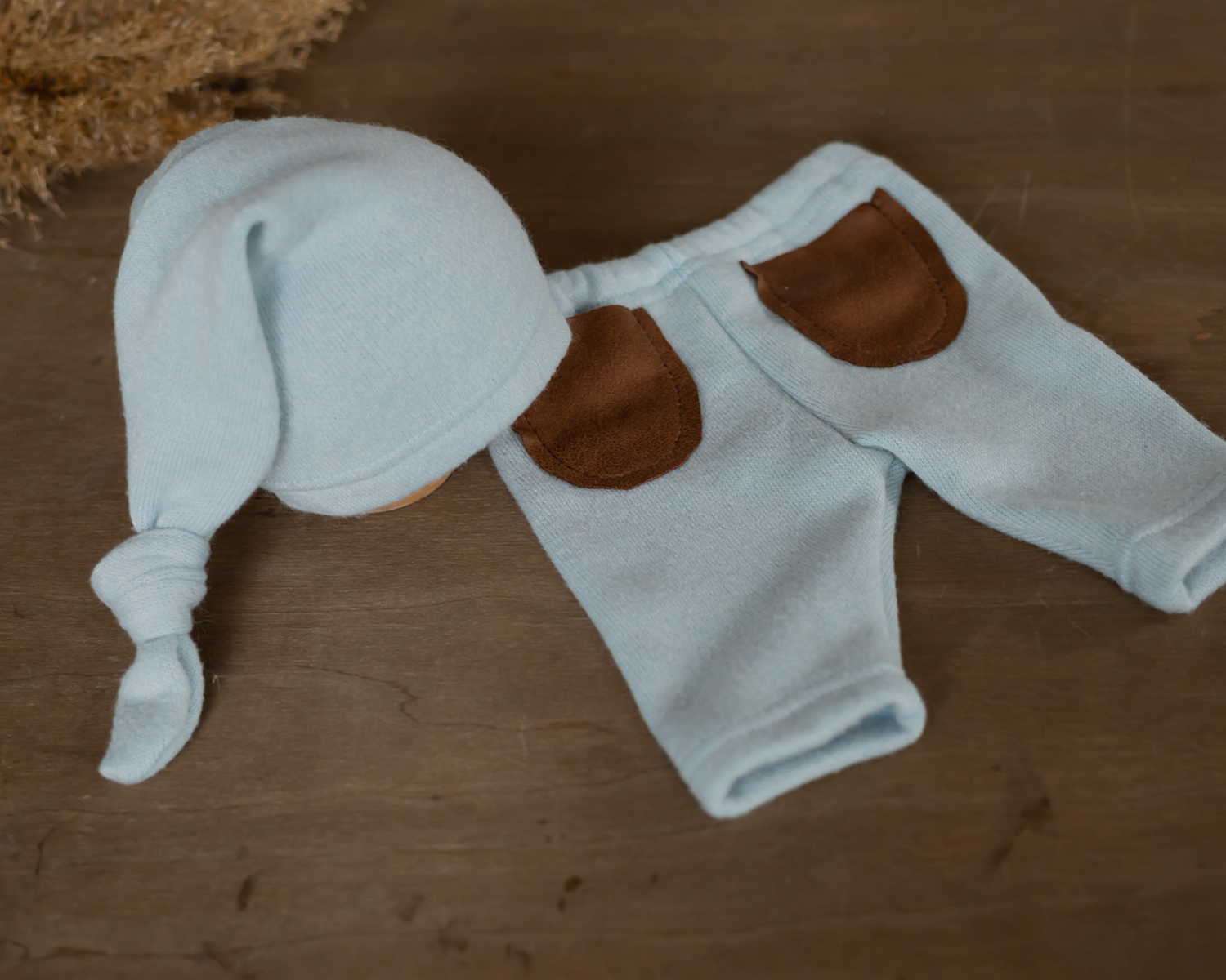 Blue-Brown Newborn Set: Pants and Sleepy Hat