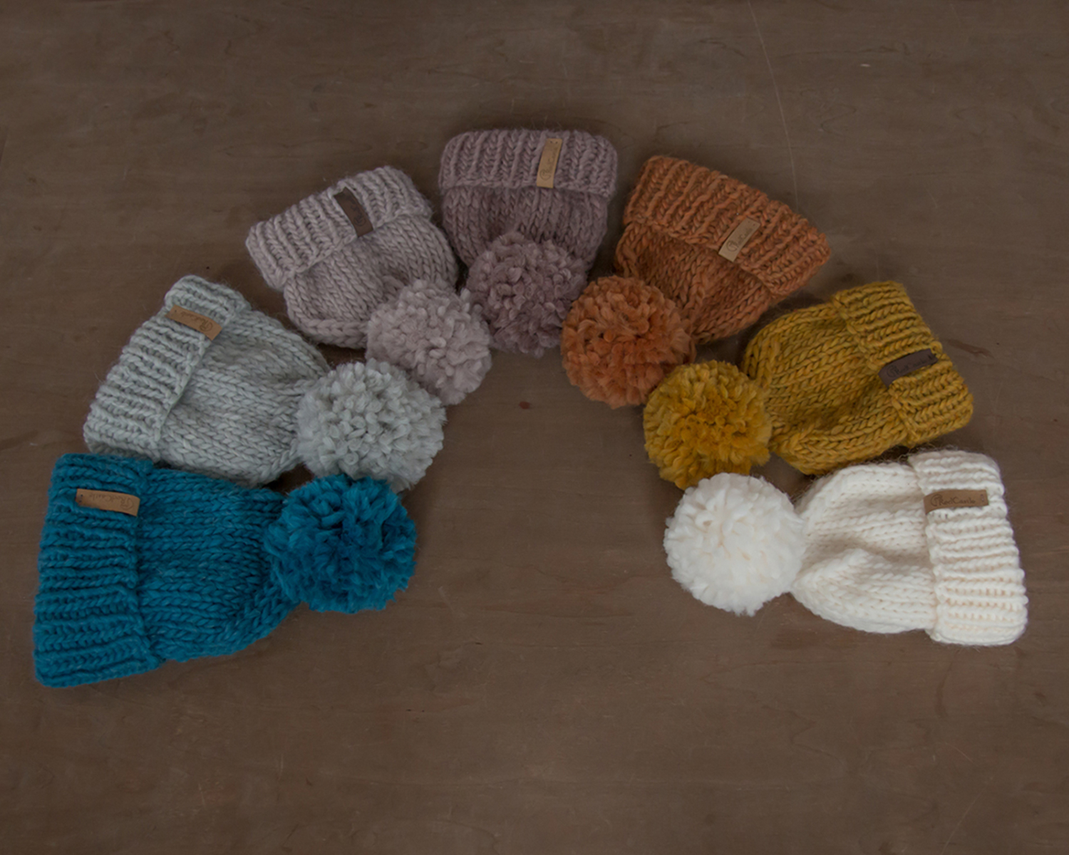 Design yourself - knit pom-pom hat