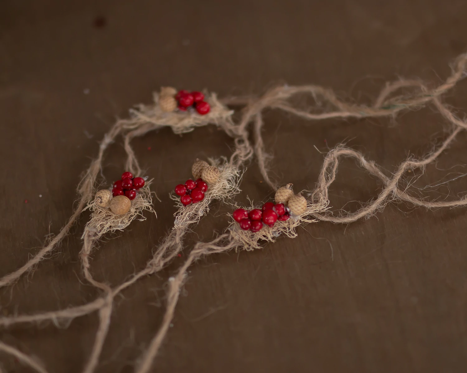 Piros-natúr megkötős fejpánt