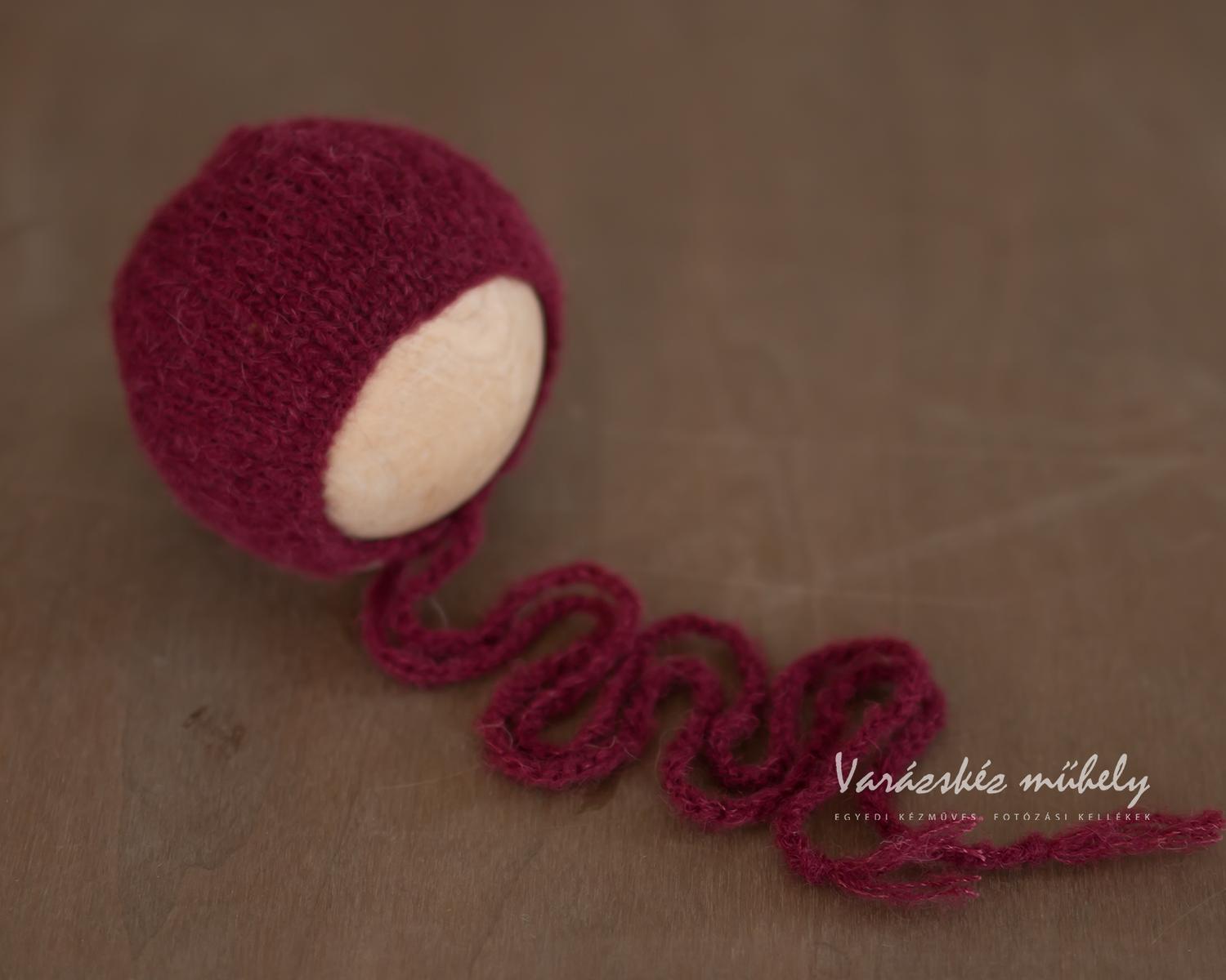 Burgundy mohair, újszülött bonnet