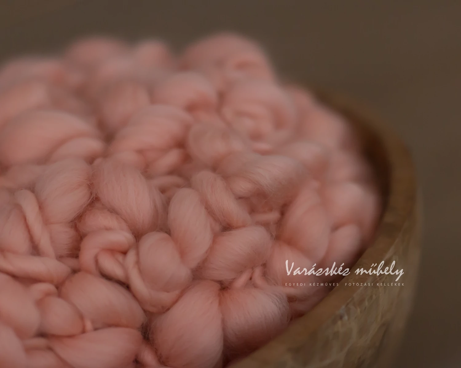 PRE-ORDER - Oval Chunky Peach Blanket / Layer