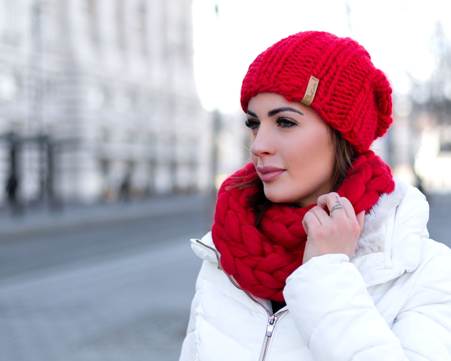 Red, Chunky Knitted Infinity Scarf