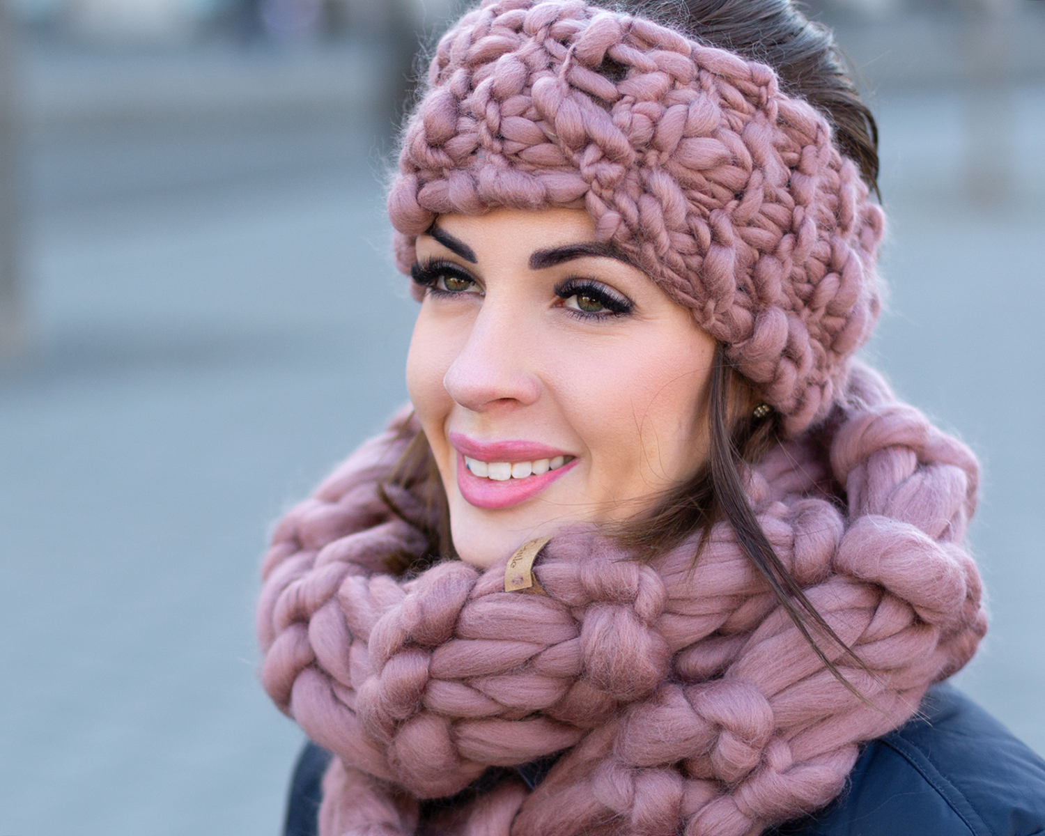Dusty Mauve Chunky Knitted Infinity Scarf